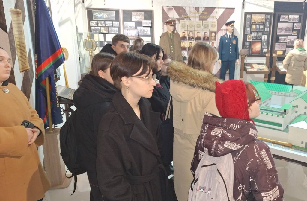 0-02-05-ef514f20a752625a277d2651cb909d496d924a7f173927c61e5dc7eda2393fbc_13642eb5655d5692