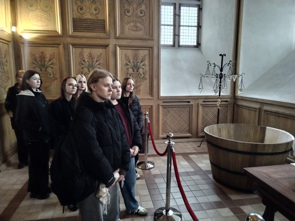 0-02-05-f9149a0acc5f431ce17587b27abbc23c751d33f48a7b5468b6a54eac3fe18bf0_13060be98cdc3a49