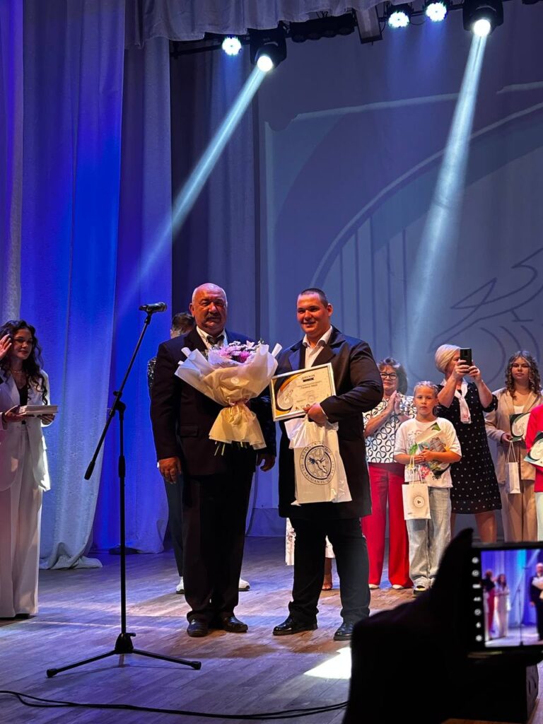 0-02-05-6aceee6eb42672e2ec8fb4ff7341b282b0746e6d38e4bcad0bd8d14ca456fa37_bff6ffbe-768x1024