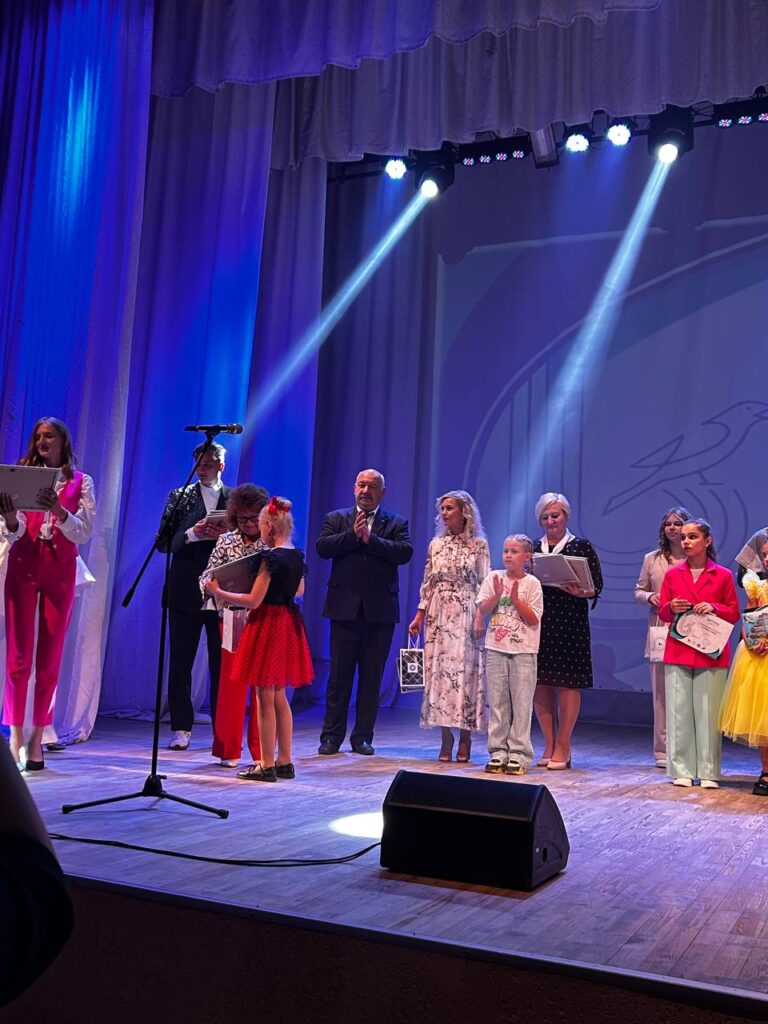 0-02-05-a15de8c2bd101b69d2235b7c1f4deb1858ceb440656c143a6baf1ef638d69046_6050e084-768x1024